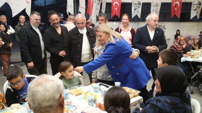 İzmit Belediyesi, Yenişehir ve Bekirdere Mahallelerinde Halk İftarı Düzenledi